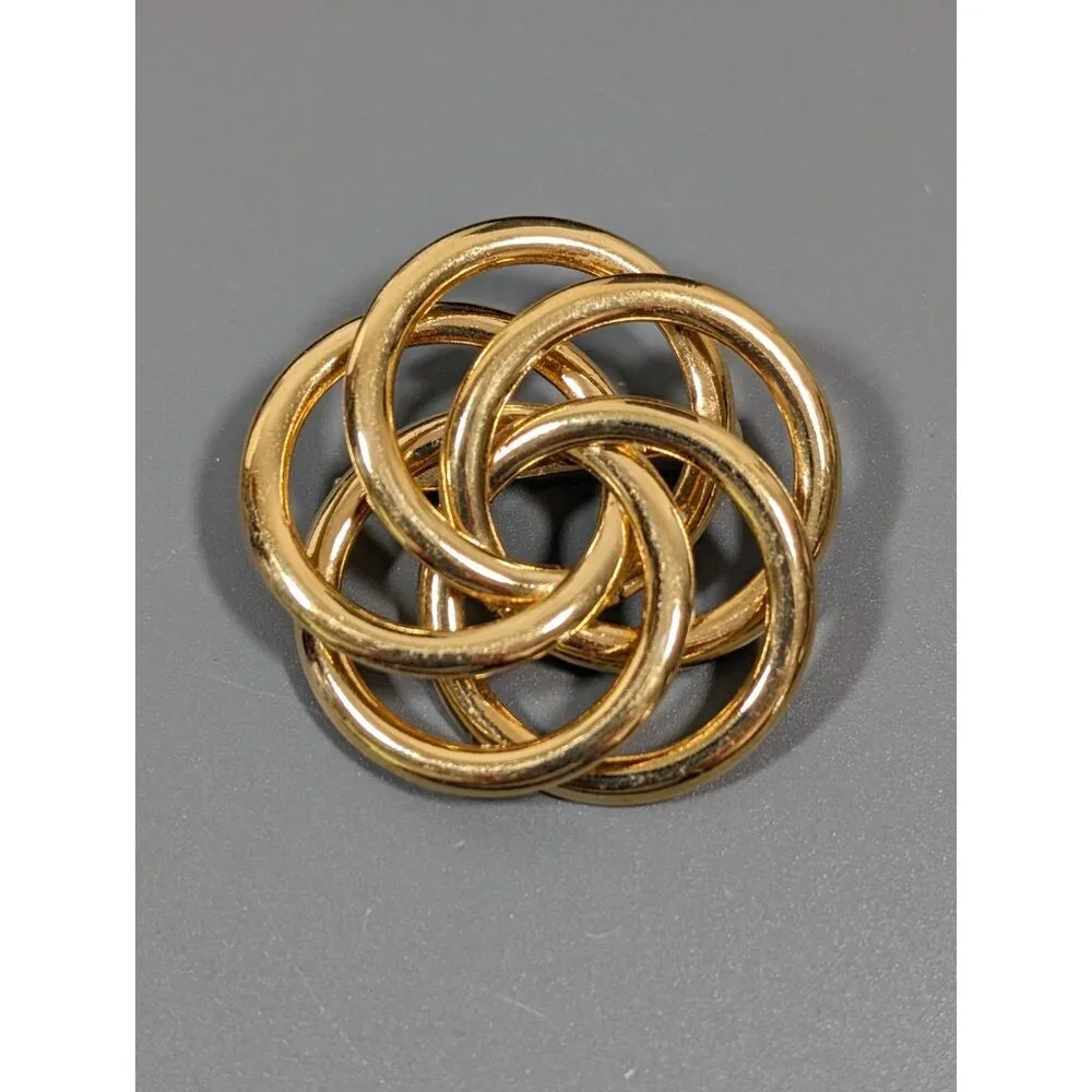Vintage Napier Gold Tone Open Metal Work Knot Round‎ Pin Brooch